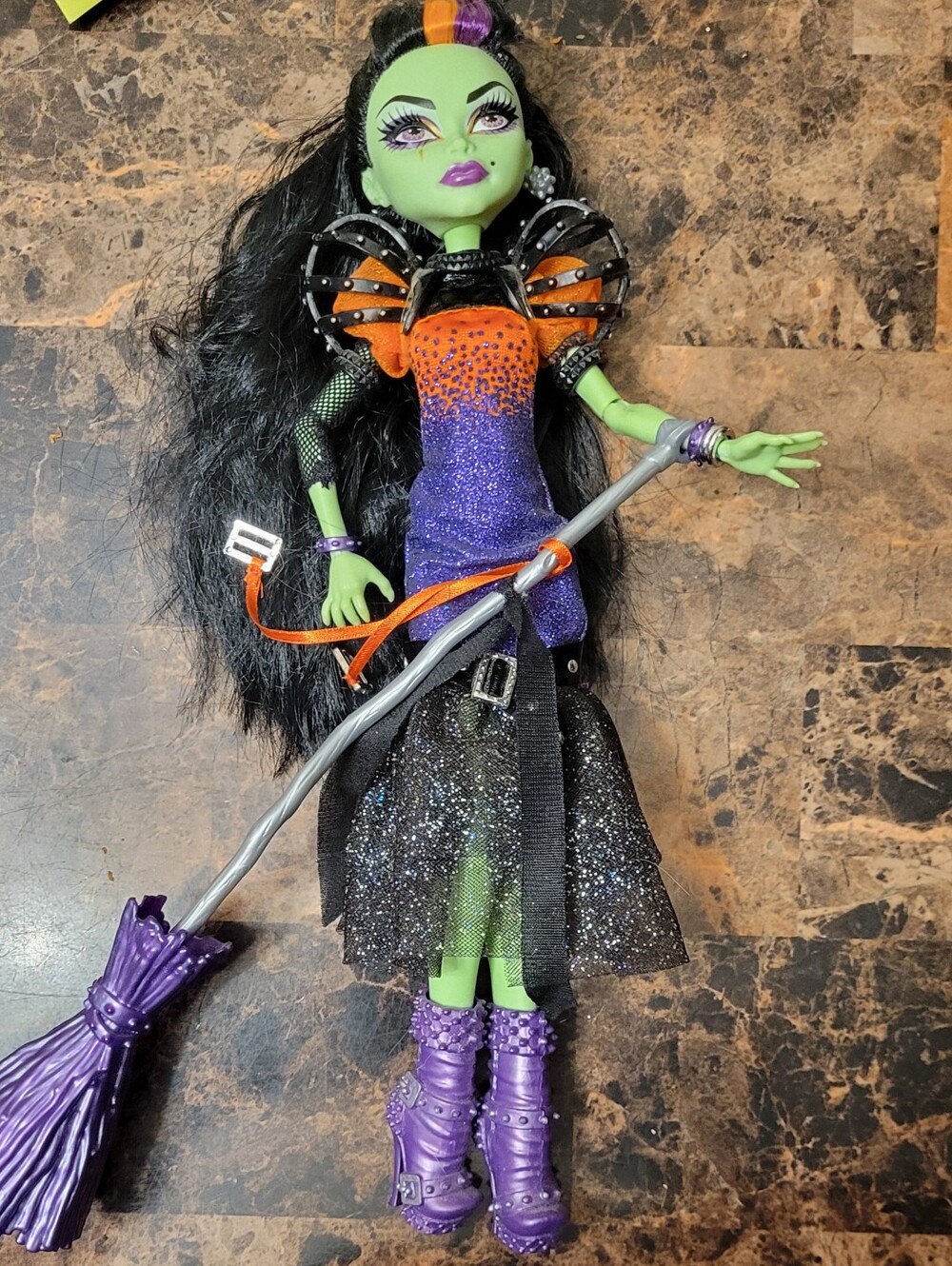 G1 Monster Doll Casta Fierce Only Displayed EUC